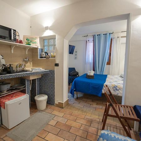 Lighthouse Taranto Apartment Bagian luar foto