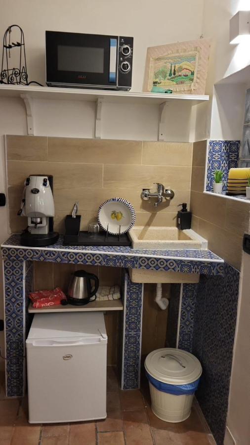 Lighthouse Taranto Apartment Bagian luar foto
