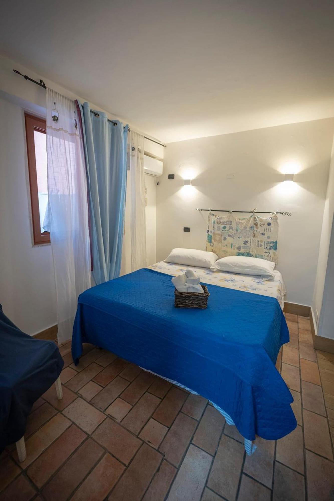 Lighthouse Taranto Apartment Bagian luar foto